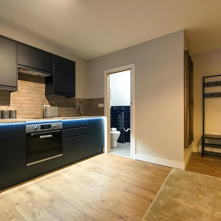 The Willow Apartment *
