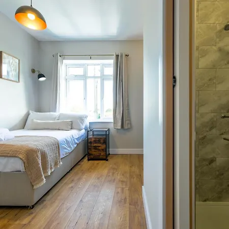 The Willow Apartment *