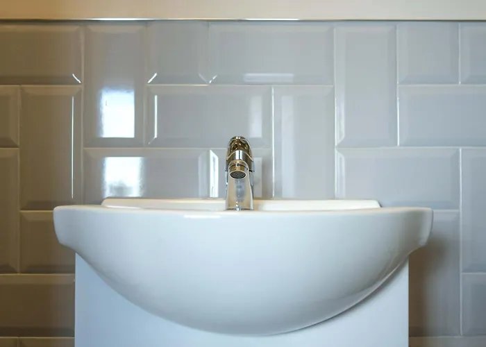 The Willow - 23 Bristol